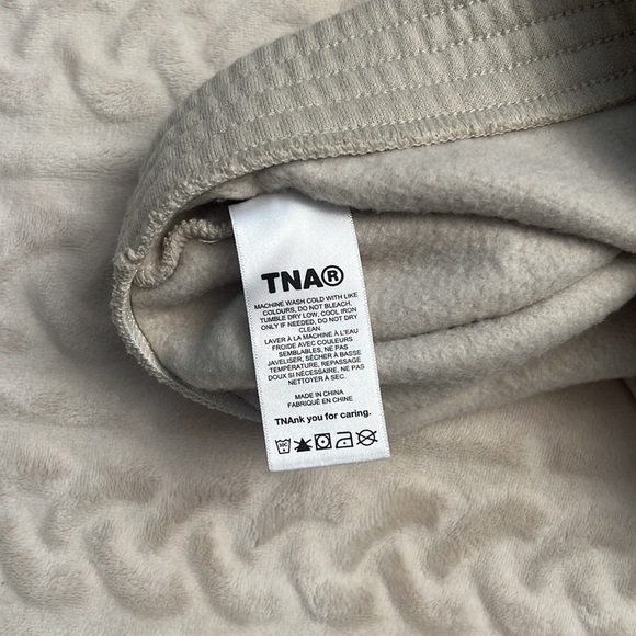 Aritzia TNA Nude Beige Lounge Shorts - Picture 7 of 8